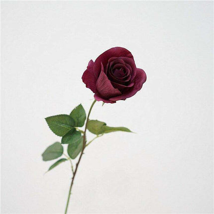 Exquisite Lifelike Rose Display - Premium Floral Decor for Elegant Spaces