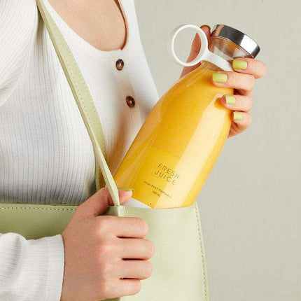 Portable USB Smoothie Maker for Fresh Drinks Anywhere