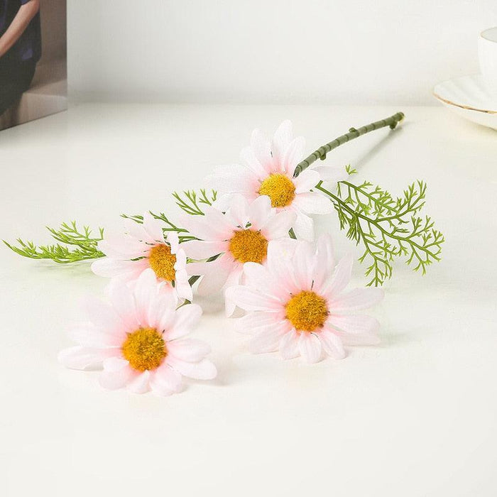 Vibrant Daisy Delight Bouquet - Lifelike Floral Elegance