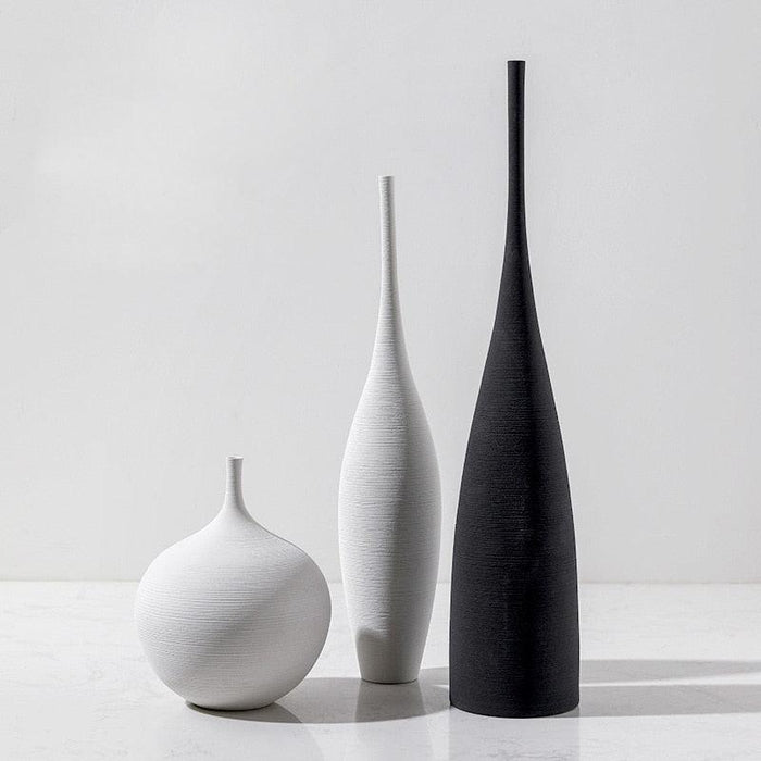 Elegant Modern Black and White Vase for Stylish Home Decor