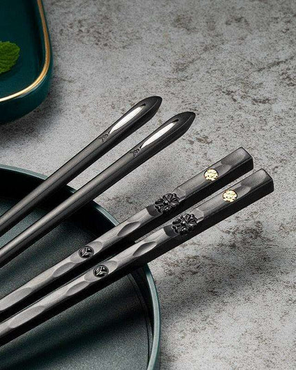 Colorful Premium Non-Slip Chopsticks Set: 5 Pairs for an Authentic Japanese Dining Experience