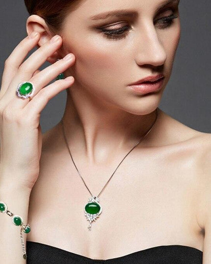 Elegant Tibetan Silver Gemstone Necklace - Fashionable Jewelry and Fitness Tracker for Women