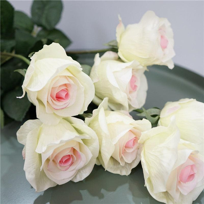 Opulent Realistic Rose Bouquet - Deluxe Lint Home Décor for a Touch of Sophistication