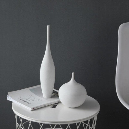 Serene Elegance: Monochrome Ceramic Zen Vase - Premium Edition - Très Elite