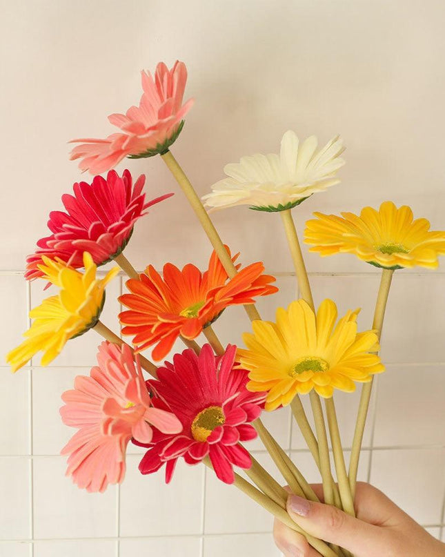 Radiant Faux Gerbera Daisy Arrangement - Perfect Floral Display for Events & Stylish Home Decor