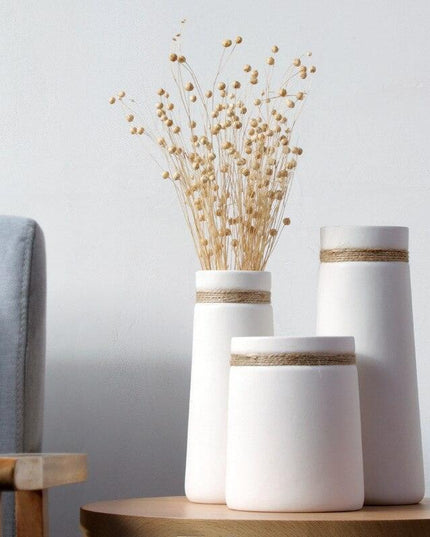 Elegant Ceramic Vase with Contemporary Hemp Rope Detail for Stylish Home Decor