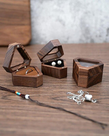 Elegant Velvet-Lined Wooden Ring Box - Ideal for Proposals and Jewelry Storage