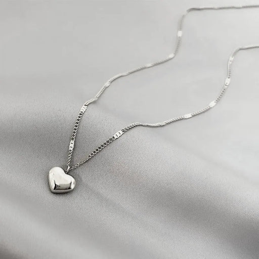 Elegant Geometric Heart Necklace: Sophisticated Japanese and Korean Minimalist Jewelry for Effortless Style