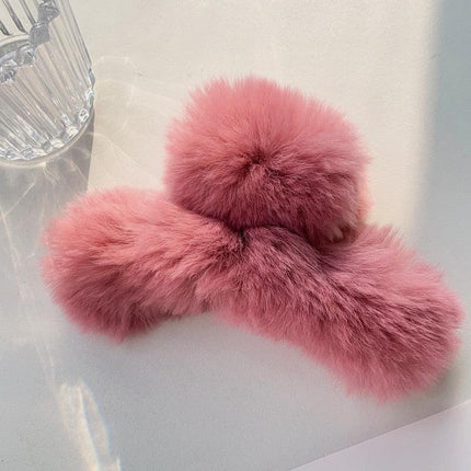 Luxurious Plush Faux Fur Rabbit Hair Claw Clip: Fashionable Hair Accessory for Modern Women