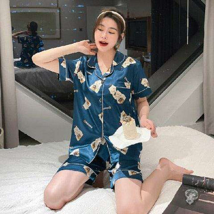 Sleek Leopard Pattern Cozy Lounge Ensemble: Stylish Comfort for Today’s Woman