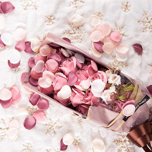 Silk Rose Petals Ensemble - Elegant Floral Décor Set for Weddings and Events