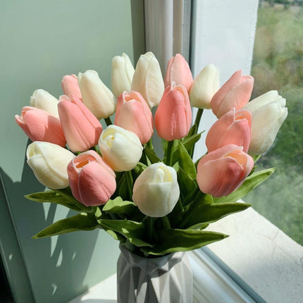 Realistic Tulip Flower Arrangement: 10 Lifelike Faux Blooms for Effortless Elegance