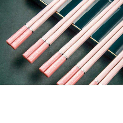 Sleek Premium Japanese Chopsticks: For an Exquisite Dining Experience with Heat-Resistant Design - Très Elite