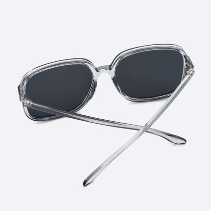 Sleek Square UV400 Sunglasses: Fashionable Eyewear for Maximum Sun Defense - Très Elite