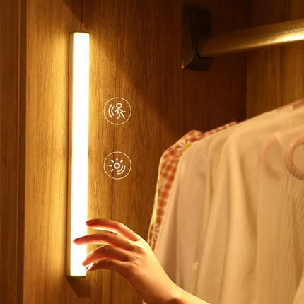 Smart Motion-Activated LED Under Cabinet Light with Dual Functionality - Très Elite