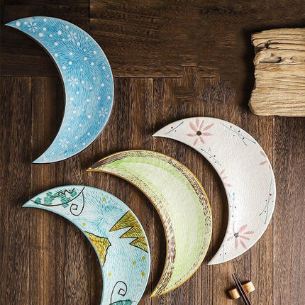 Sophisticated 12 Inch Porcelain Moon Dish: Ideal for Sushi, Desserts, and More! - Très Elite