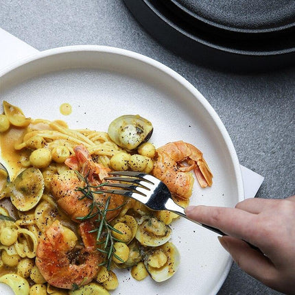 Sophisticated Ceramic Plate Set for Elevated Dining Experiences - Très Elite