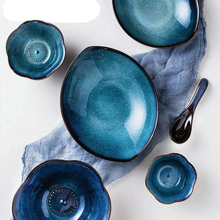 Sophisticated Ice Crack Porcelain Dining Set for Exquisite Entertaining - Très Elite