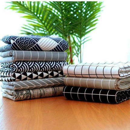 Sophisticated Linen Table Cover for Upscale Dining Events - Très Elite