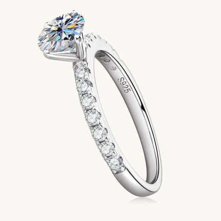Sophisticated Moissanite and Zircon Engagement Ring with Platinum Finish - Très Elite