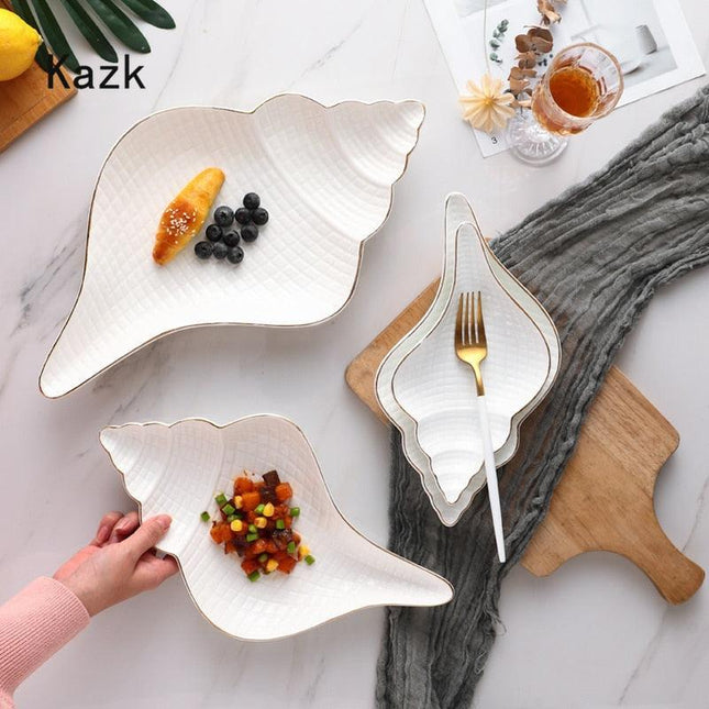Sophisticated Nordic Conch Shell Ceramic Dinner Plates with Stunning Gold Accents