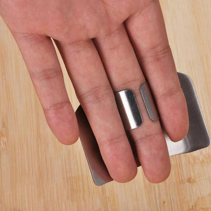 Stainless Steel Finger Guard Vegetable Cutter for Safe Kitchen Prep - Très Elite