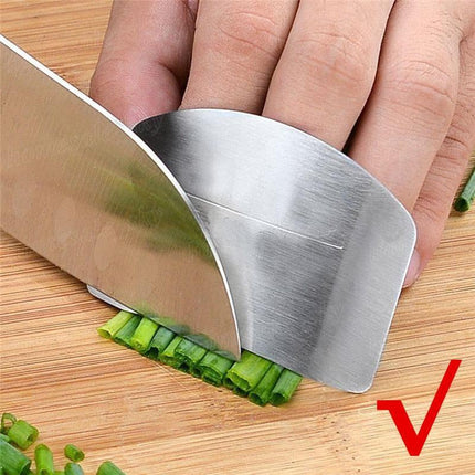 Stainless Steel Finger Guard Vegetable Cutter for Safe Kitchen Prep - Très Elite
