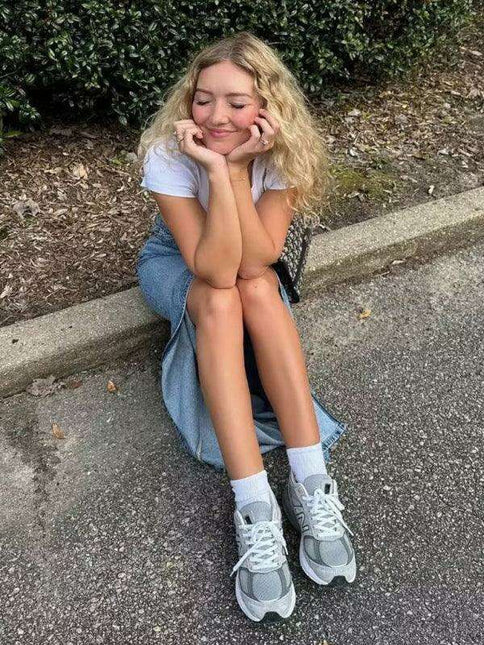 Stylish High-Waisted Slim Fit Denim Skirt: The Perfect Blend of Comfort and Fashion