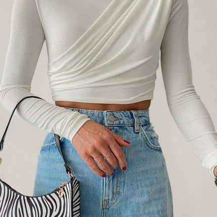 Stylish Lightweight Round Neck Top for the Fall and Winter Seasons