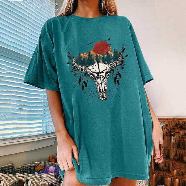 Stylish Women's Casual Tee with Unique Western Bullhead Artwork