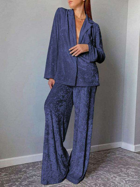 Sumptuous Velvet Lounge Set with Cozy Long-Sleeved Top and Pants
