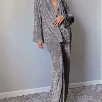 Sumptuous Velvet Lounge Set with Cozy Long-Sleeved Top and Pants