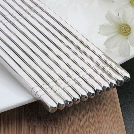 Sushi Delight: Premium Korean Stainless Steel Chopsticks for an Elevated Dining Experience - Très Elite