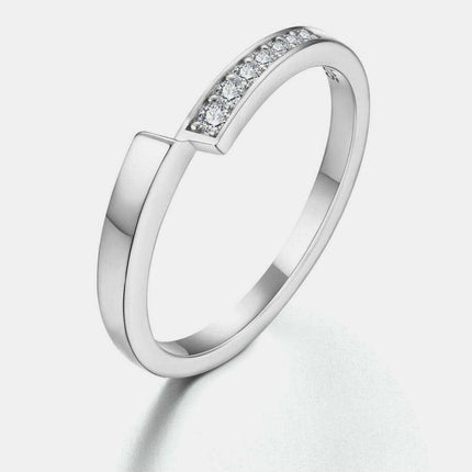 Timeless Elegance: 925 Sterling Silver Moissanite Ring for Modern Sophistication