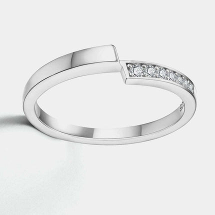 Timeless Elegance: 925 Sterling Silver Moissanite Ring for Modern Sophistication