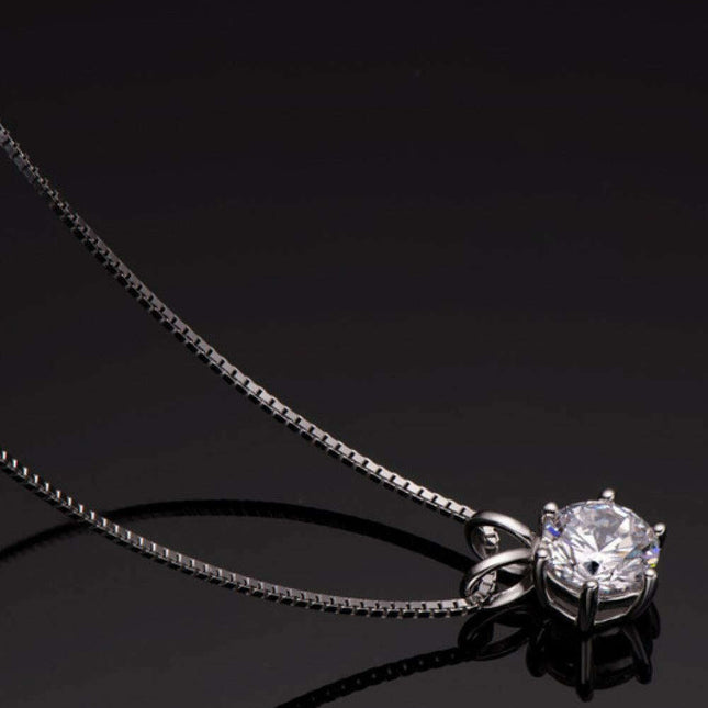 Timeless Elegance: 925 Sterling Silver Necklace with a Lab Grown Diamond