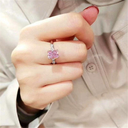 Timeless Elegance: Dazzling Cubic Zirconia Ring for Every Occasion - Très Elite