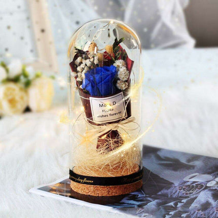 Timeless Elegance: Preserved Rose in Glass Dome on Wooden Stand - Très Elite