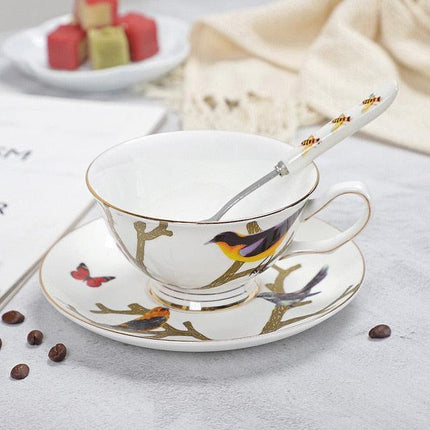 Timeless Elegance: Set of 2 Vintage Bone China Coffee Cups for Chic Coffee Moments - Très Elite