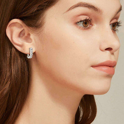 Timeless Radiance: 1 Carat Moissanite Sterling Silver Earrings - Très Elite