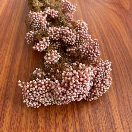 Timeless Treasures: Preserved Millet Flowers for Elegant Wedding Decor - Très Elite