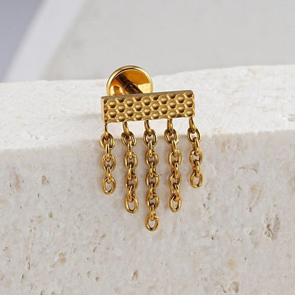 Titanium Hammer Tassel Lip Ring: Premium Body Jewelry for Piercing Enthusiasts - Très Elite
