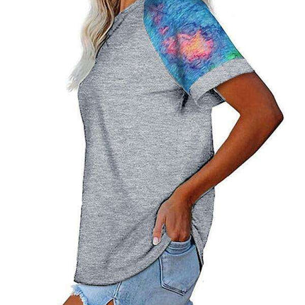 Trendy Camo: Casual and Comfortable Women's Tee - Très Elite