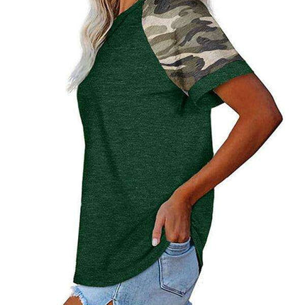 Trendy Camo: Casual and Comfortable Women's Tee - Très Elite