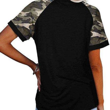 Trendy Camo: Casual and Comfortable Women's Tee - Très Elite