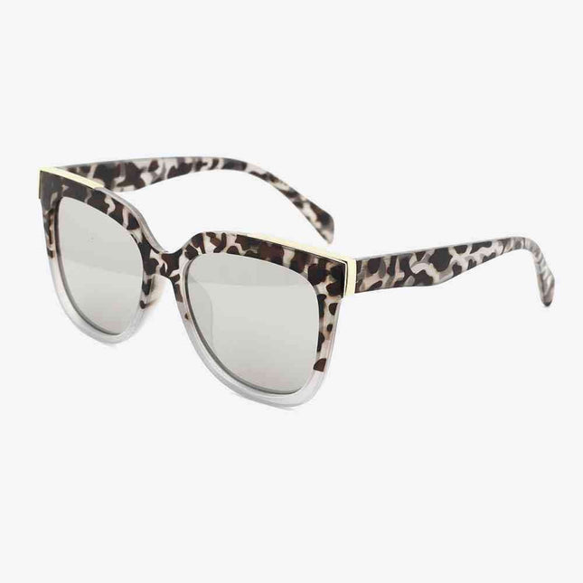 Trendy Tortoiseshell Square Sunglasses with UV400 Protection - Stylish and Durable Fashion Accessory