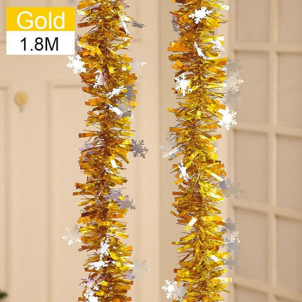 Twinkling PVC Holiday Garland - Enchanting Christmas Decoration - Très Elite