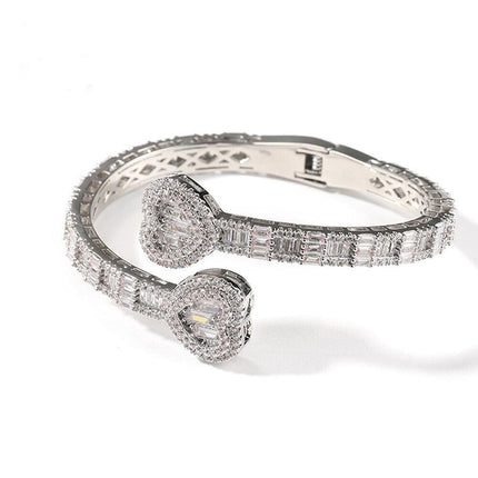 Urban Chic Baguette Heart Cuff Bracelet - Luxurious Unisex Statement Jewelry - Très Elite