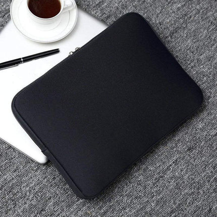 Urban Chic Laptop Protector: Stylish Security for Professionals on the Move - Très Elite