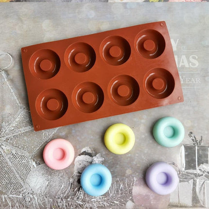 Versatile 8-Cavity Silicone Baking Mold for Irresistible Desserts - Très Elite